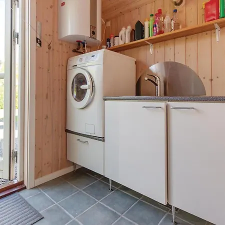 Three-bedroom Holiday In Casa vacanze