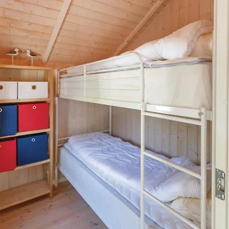 Three-bedroom Holiday In Casa vacanze *