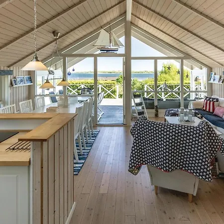 Three-bedroom Holiday In Casa vacanze Grevinge