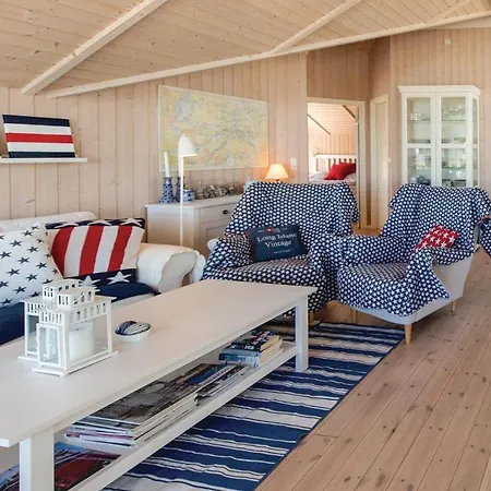 Three-bedroom Holiday In Casa vacanze Grevinge